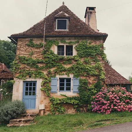 Alojamento de Acomodação e Pequeno-almoço Maison Le Grand Saule *