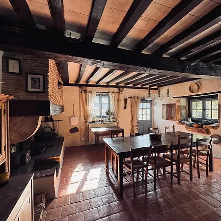 Alojamento de Acomodação e Pequeno-almoço Maison Le Grand Saule Bugnein