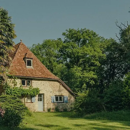 Maison Le Grand Saule Alojamento de Acomodação e Pequeno-almoço Bugnein